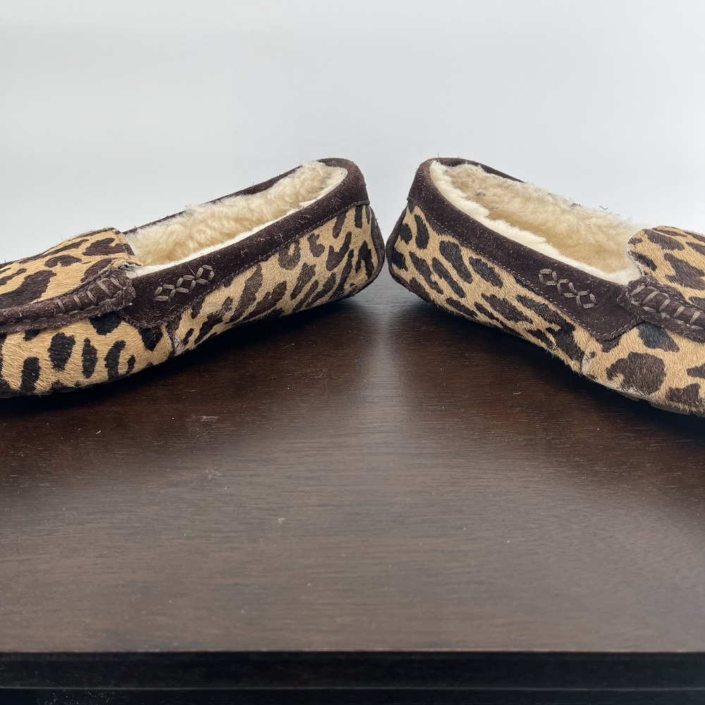 UGG Ansley Exotic Leopard Print Calf Hair Moccasin Slippers Size 7 Cheetah Wool - Picture 7 of 11